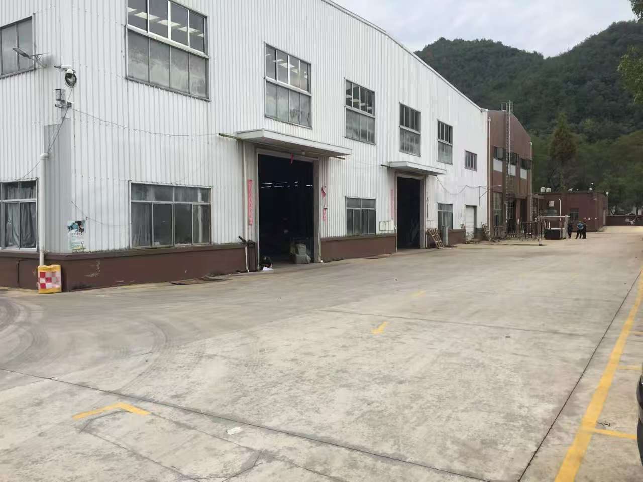 Exterior view of Patiofurnituresco's manufacturing factory in Taizhou, China
